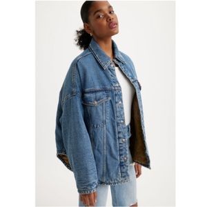 Brand new with tags. Fly Trucker Jacket
Color: Medium Indigo Stonewash
Size: M